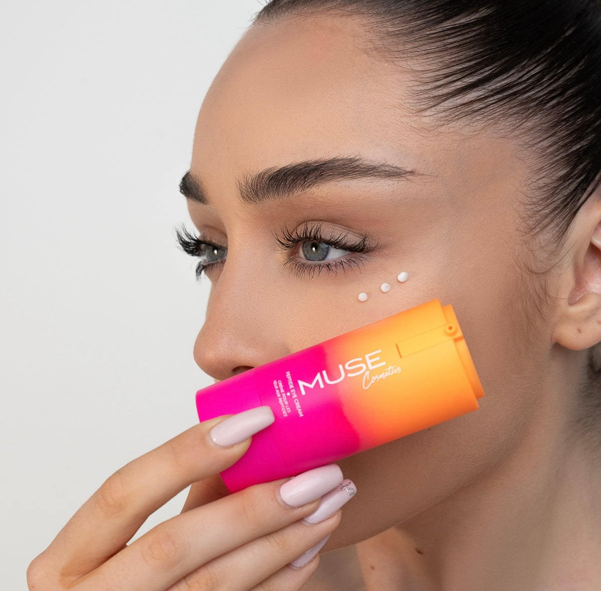 Texture of the MUSE eye cream