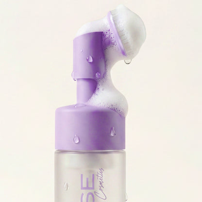 Built-in silicone brush of the MUSE cleansing foam